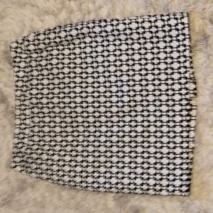 Cynthia Rowley woman's size S lined designer pencil skirt with back piping